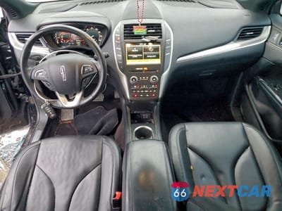Zdjęcie 8 z 14 samochodu: 2018 LINCOLN MKC PREMIERE VIN:5LMCJ1D94JUL01303 - miniatura