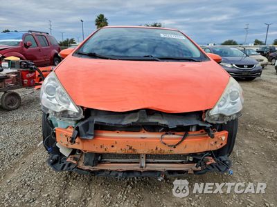 Piąte zdjęcie samochodu w środku: 2014 TOYOTA PRIUS C VIN:JTDKDTB32E1070302 - miniatura