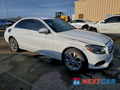 Czwarte zdjęcie samochodu z boku: 2015 MERCEDES-BENZ C 300 4MATIC VIN:55SWF4KBXFU032526 - miniatura