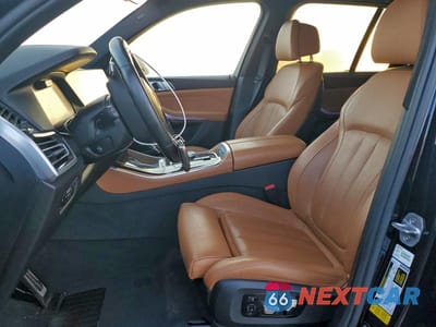Zdjęcie 7 z 13 samochodu: 2019 BMW X5 XDRIVE50I VIN:5UXJU2C5XKLN65951 - miniatura