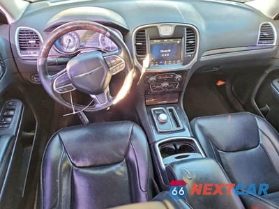 Zdjęcie 8 z 12 samochodu: 2018 CHRYSLER 300 LIMITED VIN:2C3CCAEG3JH127021 - miniatura