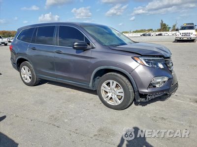 Czwarte zdjęcie samochodu z boku: 2018 HONDA PILOT LX VIN:5FNYF5H18JB004618 - miniatura