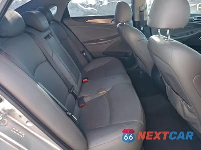 Zdjęcie 10 z 11 samochodu: 2015 HYUNDAI SONATA HYBRID VIN:KMHEC4A47FA126053 - miniatura