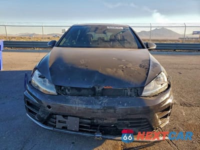 Piąte zdjęcie samochodu w środku: 2017 VOLKSWAGEN GOLF R VIN:WVWVF7AU3HW156346 - miniatura