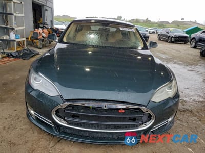 Piąte zdjęcie samochodu w środku: 2013 TESLA MODEL S VIN:5YJSA1DG2DFP03528 - miniatura