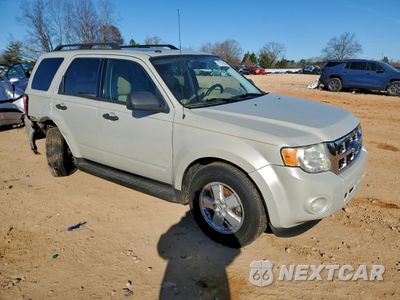 Czwarte zdjęcie samochodu z boku: 2009 FORD ESCAPE XLT VIN:1FMCU03769KC98349 - miniatura