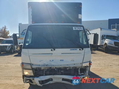 Piąte zdjęcie samochodu w środku: 2012 MITSUBISHI FE FEC92S BOX TRUCK VIN:JL6CRH1A3CK004679 - miniatura