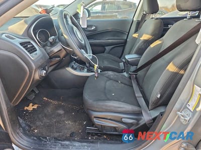 Zdjęcie 7 z 14 samochodu: 2021 JEEP COMPASS SPORT VIN:3C4NJDAB5MT598556 - miniatura