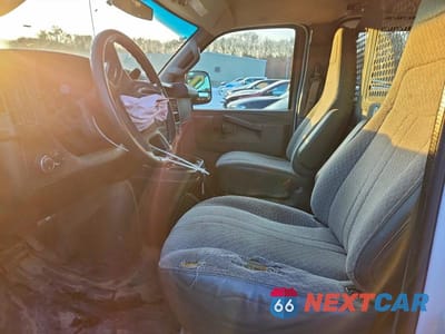 Zdjęcie 7 z 13 samochodu: 2017 GMC SAVANA G2500 CARGO ** R&D * PRI FLEET ** VIN:1GTW7AFFXH1126122 - miniatura