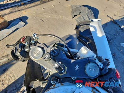 Zdjęcie 7 z 8 samochodu: 2025 SUZUKI GSX-R750 VIN:JS1GR7MA2S7100895 - miniatura