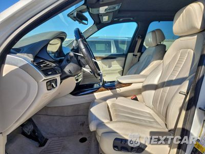 Zdjęcie 7 z 13 samochodu: 2015 BMW X5 XDRIVE50I VIN:5UXKR6C59F0J79199 - miniatura