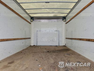 Zdjęcie 11 z 14 samochodu: 2022 FORD E350 BOX TRUCK VIN:1FDWE3FN7NDC11840 - miniatura