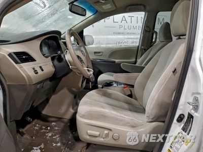 Zdjęcie 7 z 12 samochodu: 2014 TOYOTA SIENNA LE VIN:5TDJK3DC1ES088680 - miniatura