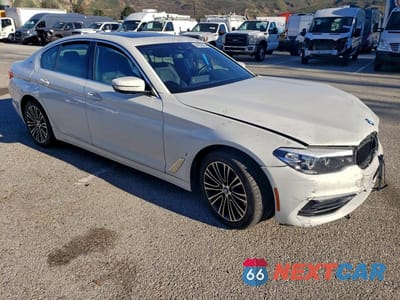 Czwarte zdjęcie samochodu z boku: 2019 BMW 530E VIN:WBAJA9C54KB393986 - miniatura