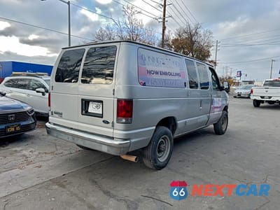 Czwarte zdjęcie samochodu z boku: 2007 FORD ECONOLINE E350 SUPER DUTY WAGON VIN:1FBNE31L07DB06585 - miniatura
