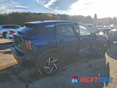 Trzecie zdjęcie samochodu z tyłu: 2025 NISSAN KICKS SV VIN:3N8AP6CA0SL389515 - miniatura