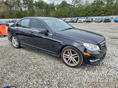Czwarte zdjęcie samochodu z boku: 2014 MERCEDES-BENZ C 250 VIN:WDDGF4HB2EG205835 - miniatura