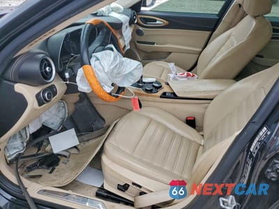 Zdjęcie 7 z 13 samochodu: 2019 ALFA ROMEO GIULIA TI VIN:ZARFAMBN5K7603324 - miniatura