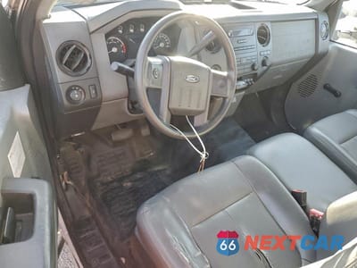 Zdjęcie 8 z 13 samochodu: 2013 FORD F550 FLATBED TRUCK VIN:1FDUF5GY8DEA10028 - miniatura