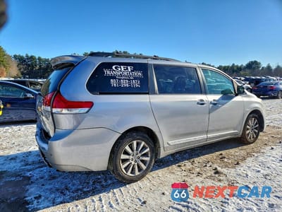Trzecie zdjęcie samochodu z tyłu: 2013 TOYOTA SIENNA XLE 7-PASSENGER VIN:5TDDK3DC9DS052389 - miniatura