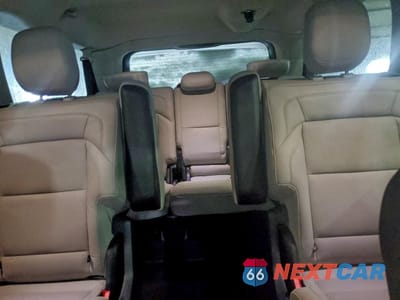 Zdjęcie 10 z 13 samochodu: 2025 LINCOLN NAVIGATOR L RESERVE VIN:5LMJJ3LG9SEL08553 - miniatura