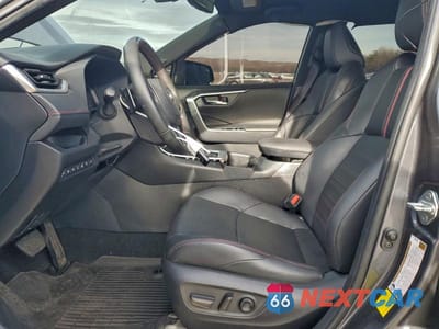 Zdjęcie 7 z 12 samochodu: 2023 TOYOTA RAV4 PRIME XSE VIN:JTMFB3FVXPD158096 - miniatura