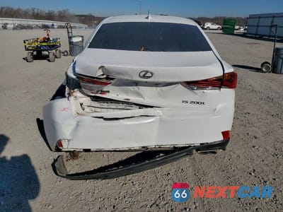 Zdjęcie 6 z 11 samochodu: 2017 LEXUS IS 200T VIN:JTHBA1D20H5057612 - miniatura