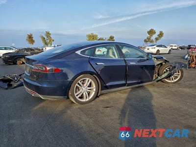 Trzecie zdjęcie samochodu z tyłu: 2014 TESLA MODEL S VIN:5YJSA1S10EFP55756 - miniatura