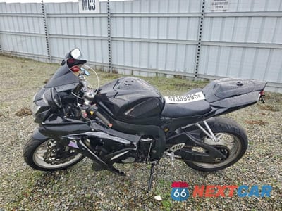 Trzecie zdjęcie samochodu z tyłu: 2008 SUZUKI GSX-R600 VIN:JS1GN7EA382111792 - miniatura