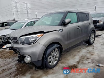 2018 KIA SOUL + KNDJP3A55J7601389 - główne zdjęcie licytacji z USA - miniatura