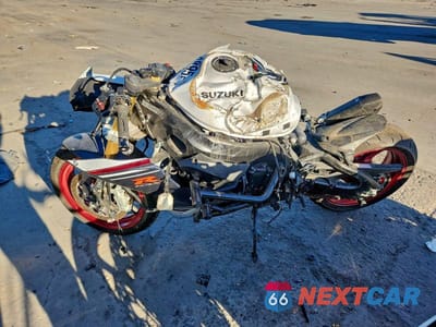 Trzecie zdjęcie samochodu z tyłu: 2025 SUZUKI GSX-R750 VIN:JS1GR7MA2S7100895 - miniatura