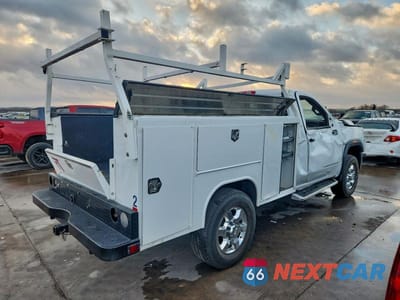 Trzecie zdjęcie samochodu z tyłu: 2024 GMC SIERRA 2500HD V8 REG CAB 6.6L SERVICE BODY VIN:1GD38LE73RF134181 - miniatura