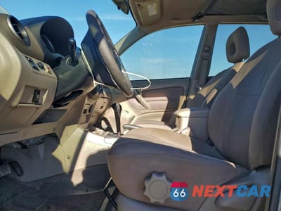 Zdjęcie 7 z 13 samochodu: 2004 TOYOTA RAV4 VIN:JTEHD20V940015323 - miniatura
