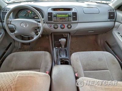 Zdjęcie 8 z 11 samochodu: 2003 TOYOTA CAMRY LE VIN:4T1BE32K33U212331 - miniatura