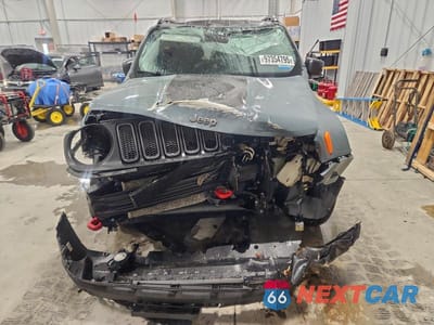Piąte zdjęcie samochodu w środku: 2017 JEEP RENEGADE TRAILHAWK VIN:ZACCJBCB5HPF98966 - miniatura
