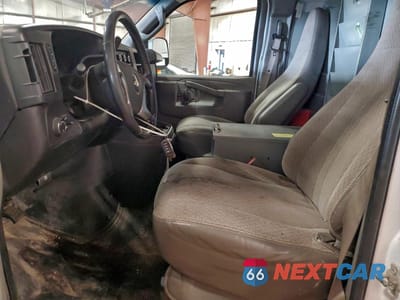 Zdjęcie 7 z 13 samochodu: 2017 CHEVROLET EXPRESS G2500 VIN:1GCWGBFG7H1128604 - miniatura
