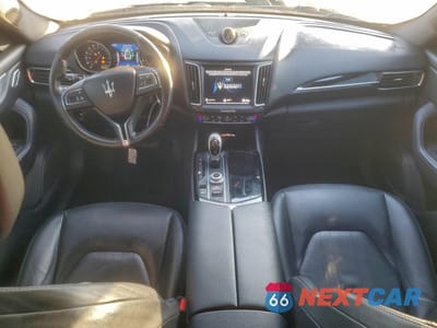 Zdjęcie 8 z 12 samochodu: 2018 MASERATI LEVANTE VIN:ZN661XUA3JX296092 - miniatura
