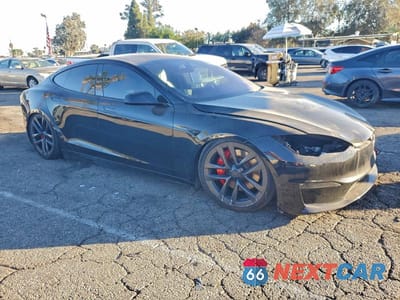 Czwarte zdjęcie samochodu z boku: 2023 TESLA MODEL S VIN:5YJSA1E66PF511345 - miniatura