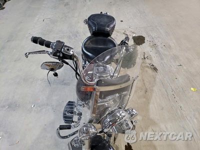 Piąte zdjęcie samochodu w środku: 2000 HARLEY-DAVIDSON FLSTC VIN:1HD1BJY13YY012155 - miniatura