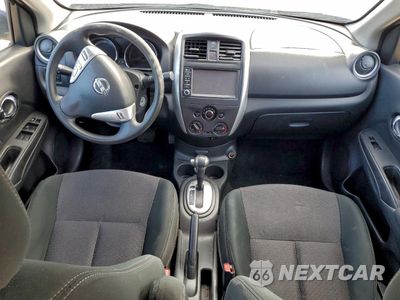 Zdjęcie 8 z 15 samochodu: 2019 NISSAN VERSA S VIN:3N1CN7AP5KL875120 - miniatura