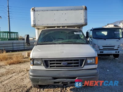Piąte zdjęcie samochodu w środku: 2006 FORD ECONOLINE E450 SUPER DUTY CUTAWAY VAN VIN:1FDXE45S86HA86746 - miniatura