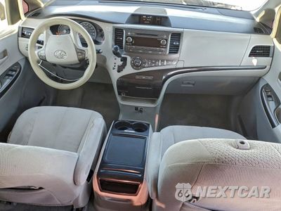 Zdjęcie 8 z 13 samochodu: 2013 TOYOTA SIENNA LE VIN:5TDKK3DC3DS386599 - miniatura