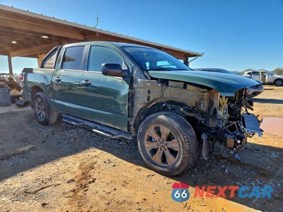 Czwarte zdjęcie samochodu z boku: 2024 NISSAN TITAN SV VIN:1N6AA1EF8RN113101 - miniatura