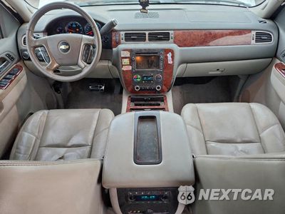 Zdjęcie 8 z 15 samochodu: 2010 CHEVROLET TAHOE K1500 LTZ VIN:1GNUKCE01AR198100 - miniatura