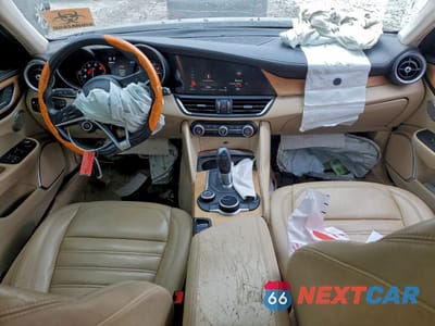 Zdjęcie 8 z 13 samochodu: 2019 ALFA ROMEO GIULIA TI VIN:ZARFAMBN5K7603324 - miniatura