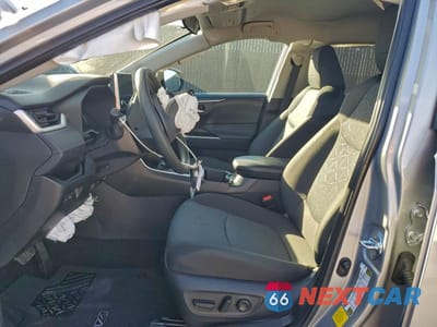 Zdjęcie 7 z 13 samochodu: 2025 TOYOTA RAV4 XLE VIN:2T3W1RFV8SW380668 - miniatura