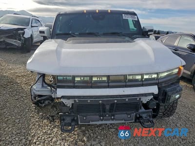 Piąte zdjęcie samochodu w środku: 2024 GMC HUMMER SUV 3X VIN:1GKB0RDCXRU114261 - miniatura