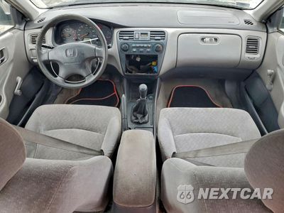 Zdjęcie 8 z 12 samochodu: 2002 HONDA ACCORD DX VIN:1HGCF854X2A140965 - miniatura