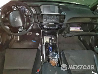 Zdjęcie 8 z 13 samochodu: 2017 HONDA ACCORD SPORT VIN:1HGCR2F52HA134498 - miniatura