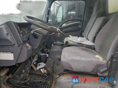 Zdjęcie 7 z 11 samochodu: 2016 ISUZU NPR BOX TRUCK VIN:JALB4W172G7F00997 - miniatura